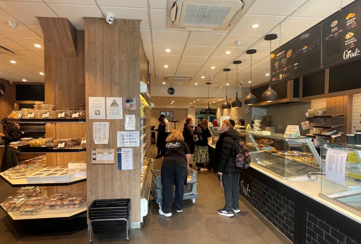 223 Golders Green Road, Golders Green, London, NW11 9ES -  Strettons