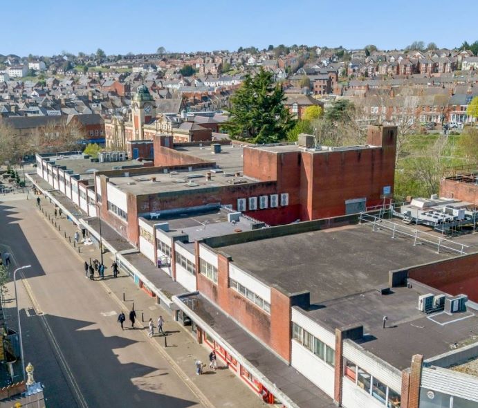 131 Holton Road, Barry, South Glamorgan, CF63 4HP -  Strettons