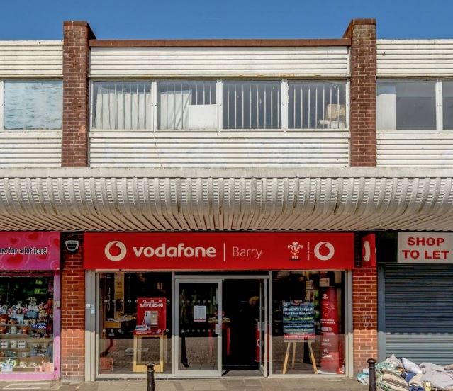 131 Holton Road, Barry, South Glamorgan, CF63 4HP -  Strettons