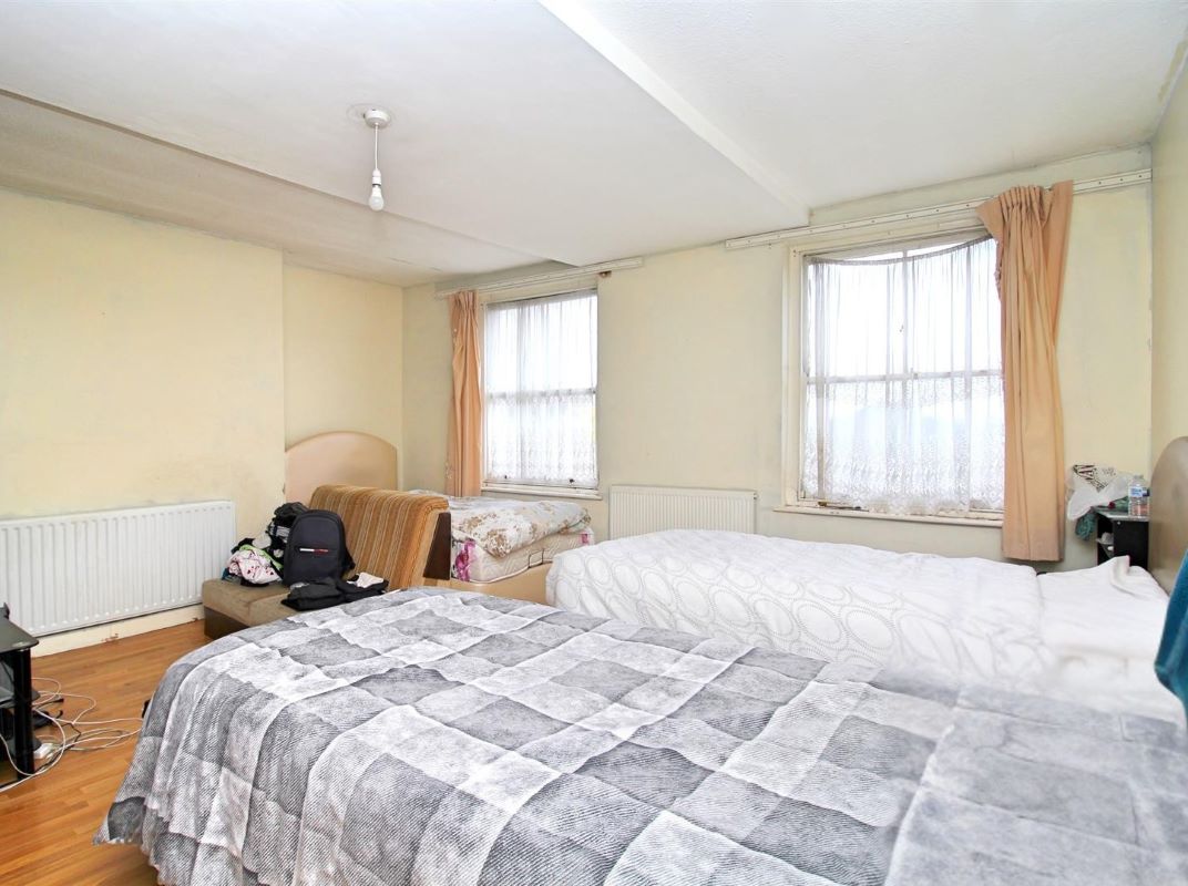 126 & 126a Hertford Road, London, N9 7HL - Strettons