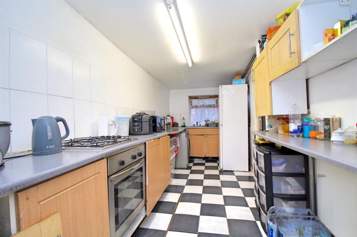 126 & 126a Hertford Road, London, N9 7HL - Strettons