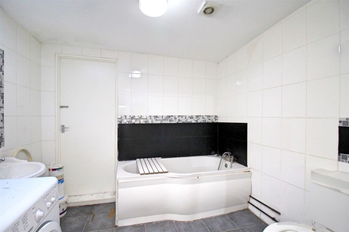 126 & 126a Hertford Road, London, N9 7HL - Strettons