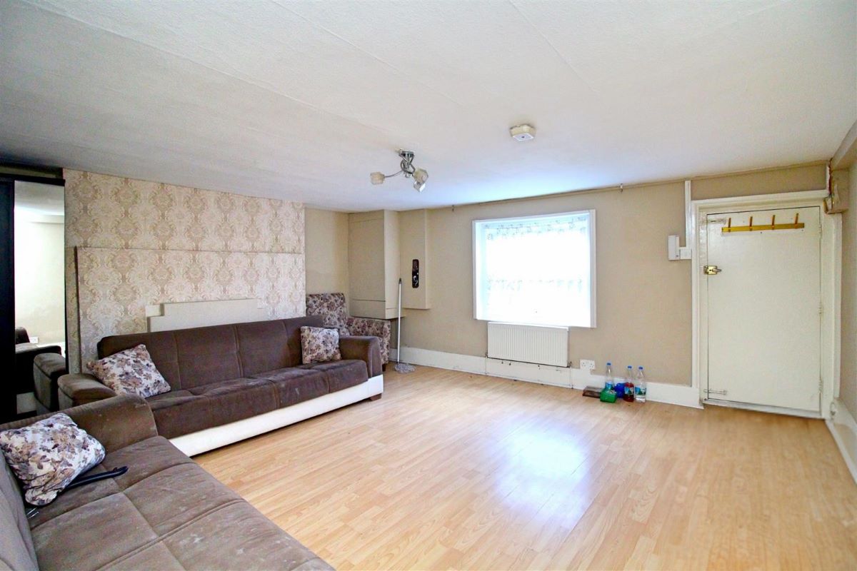 126 & 126a Hertford Road, London, N9 7HL - Strettons