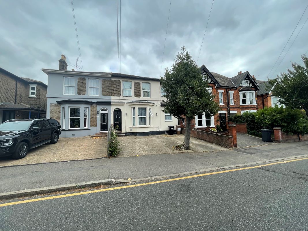 43 Junction Road, Romford, Essex, RM1 3QR -  Strettons