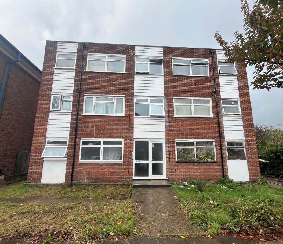 40 Pretoria Road, Ilford, Essex, IG1 2HW -  Strettons