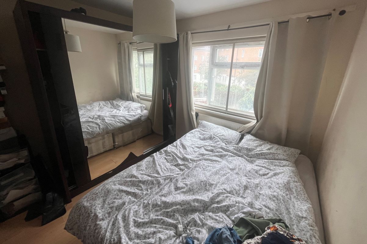 40 Pretoria Road, Ilford, Essex, IG1 2HW -  Strettons