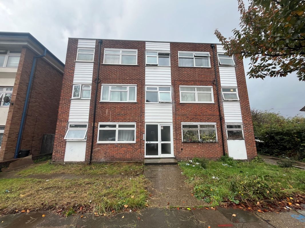 40 Pretoria Road, Ilford, Essex, IG1 2HW -  Strettons