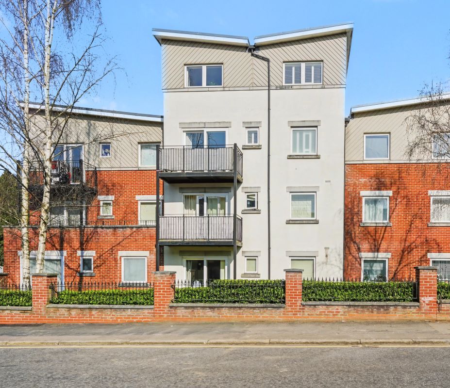 17 West Gate Mews, 428 Whippendell Road, Watford, Hertfordshire, WD18 7BX -  Strettons