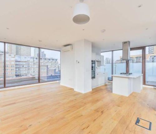 Flat 8, 132 Battersea High Street, London, SW11 3JR -  Strettons