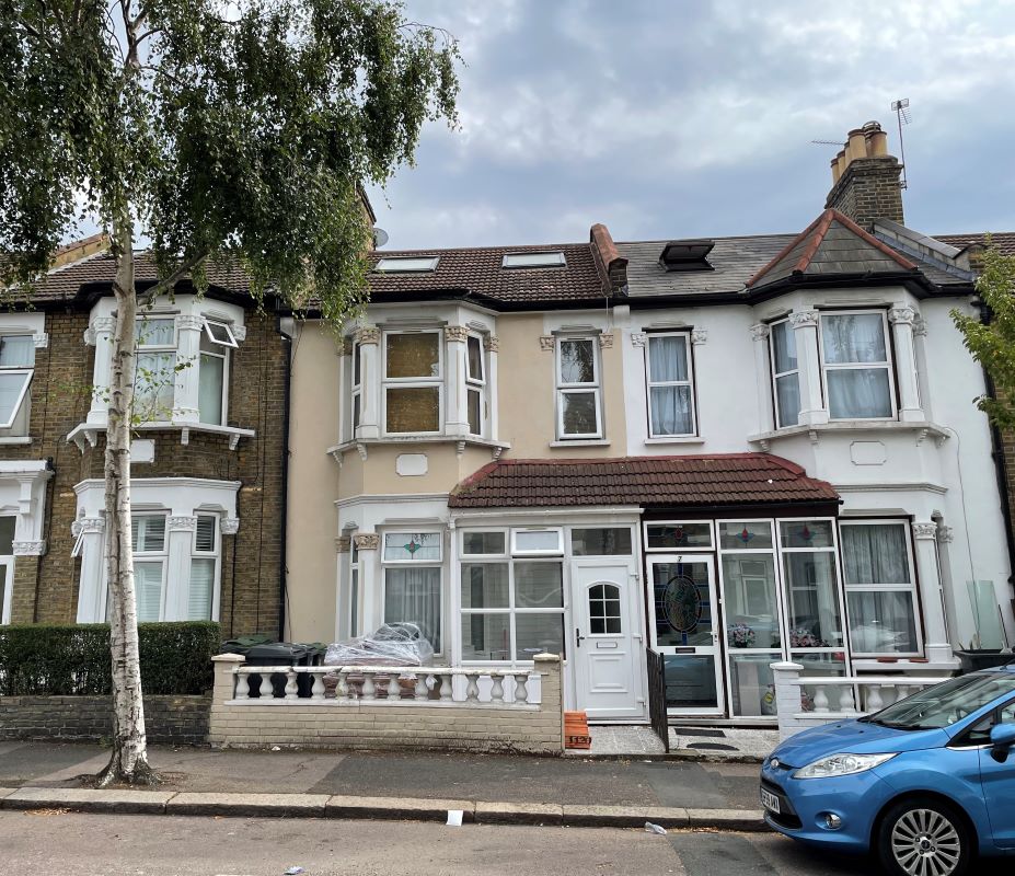 House with 7 bedrooms through auction in 5 Third Avenue, Walthamstow