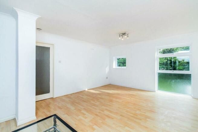 13 Kempton Close, Erith, Kent, DA8 3SR