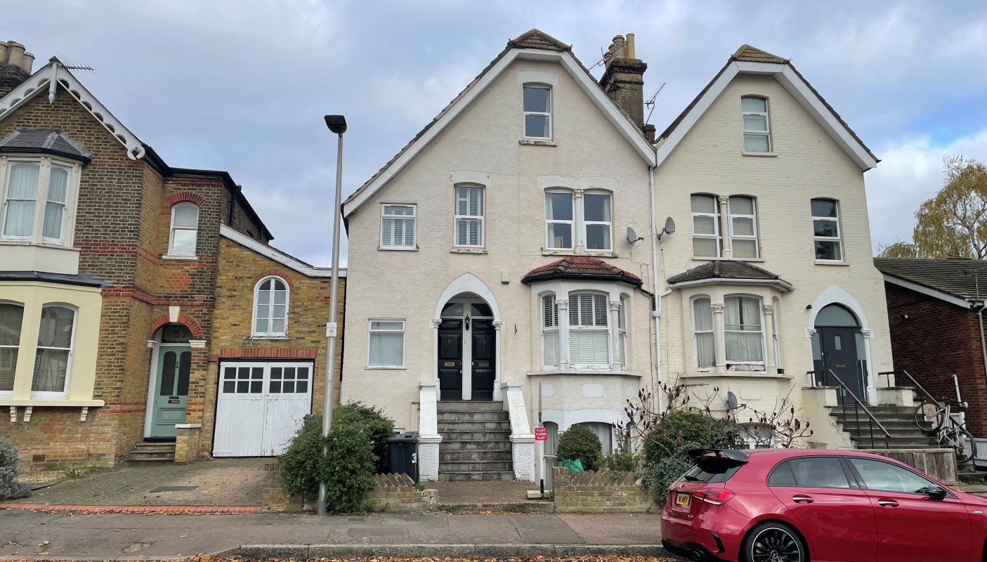 39 Tavistock Road, South Woodford, London, E18 2AP