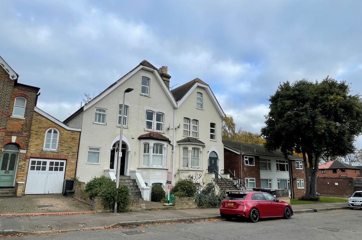 39 Tavistock Road, South Woodford, London, E18 2AP