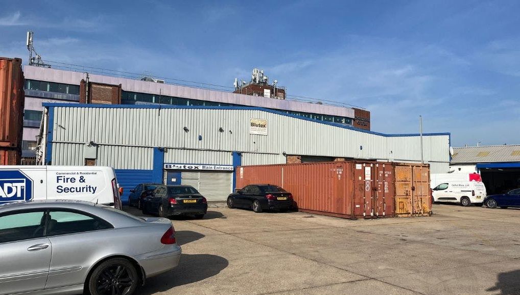 Unit D Sterling Industrial Estate, Rainham Road South, Dagenham, RM10 8TX