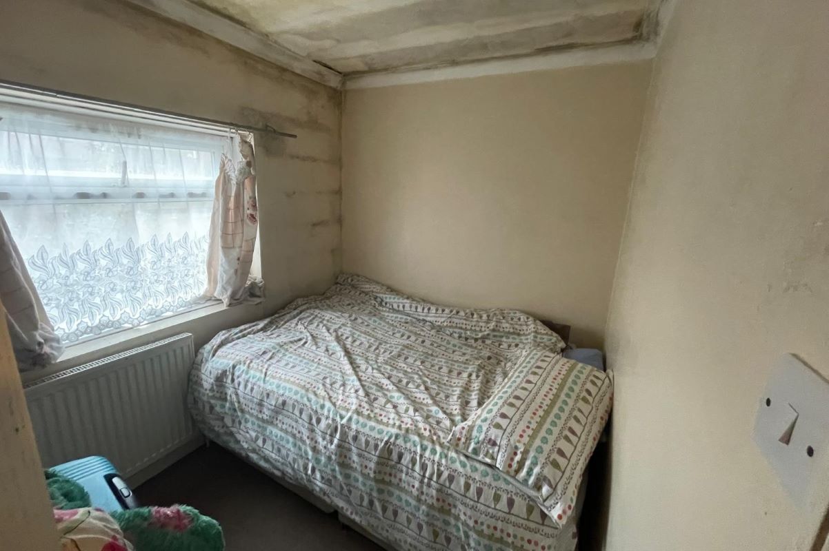 2D Barrington Road, Manor Park, London, E12 6JH