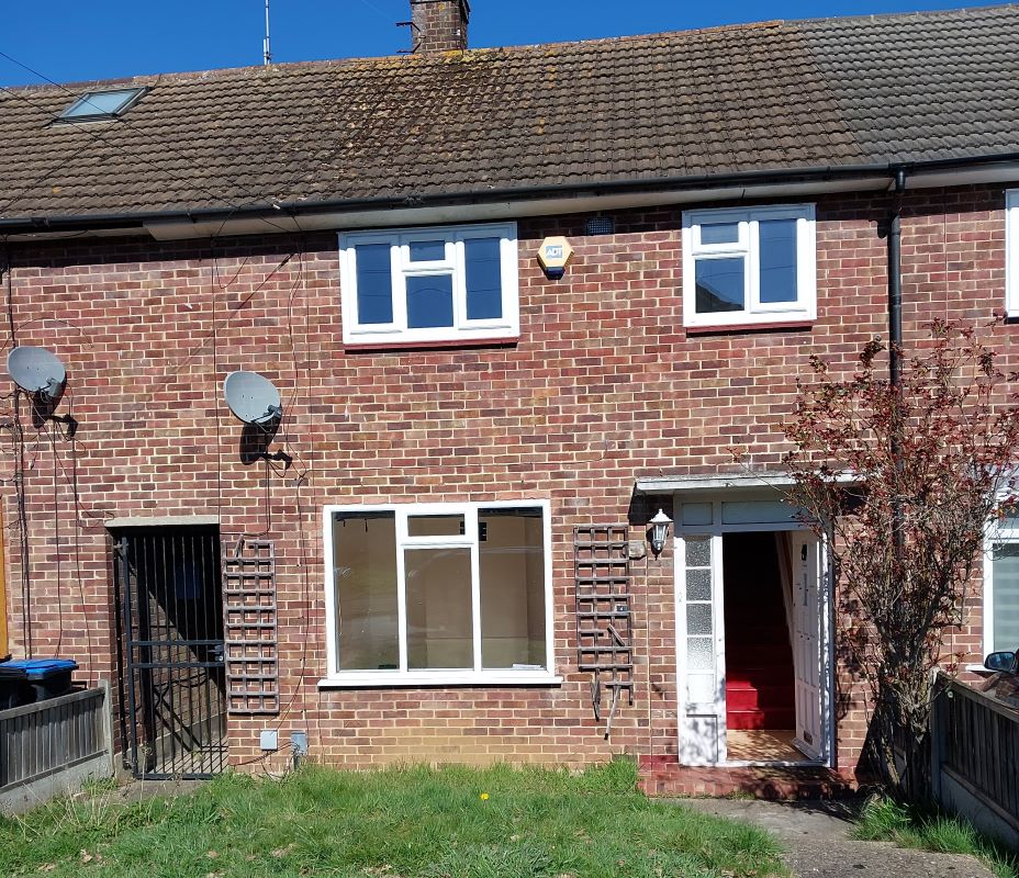 4 Rookwood Avenue, Loughton, Essex, IG10 2DG