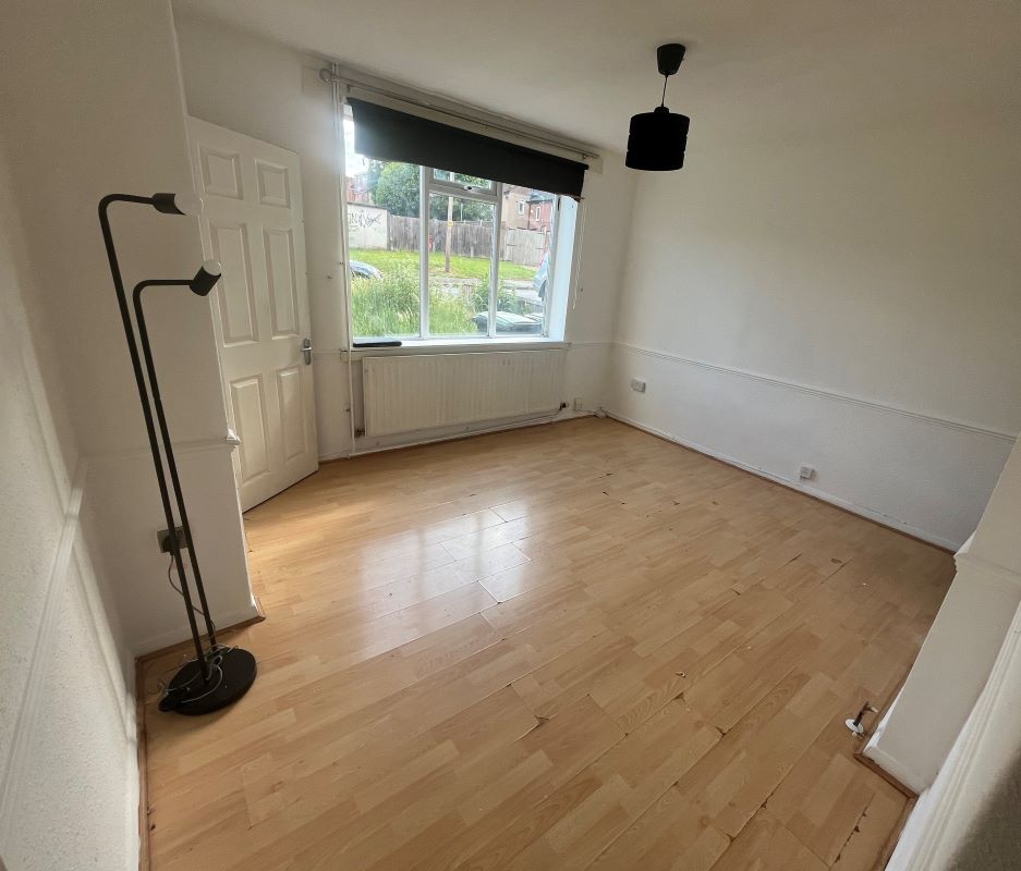 4 Rookwood Avenue, Loughton, Essex, IG10 2DG