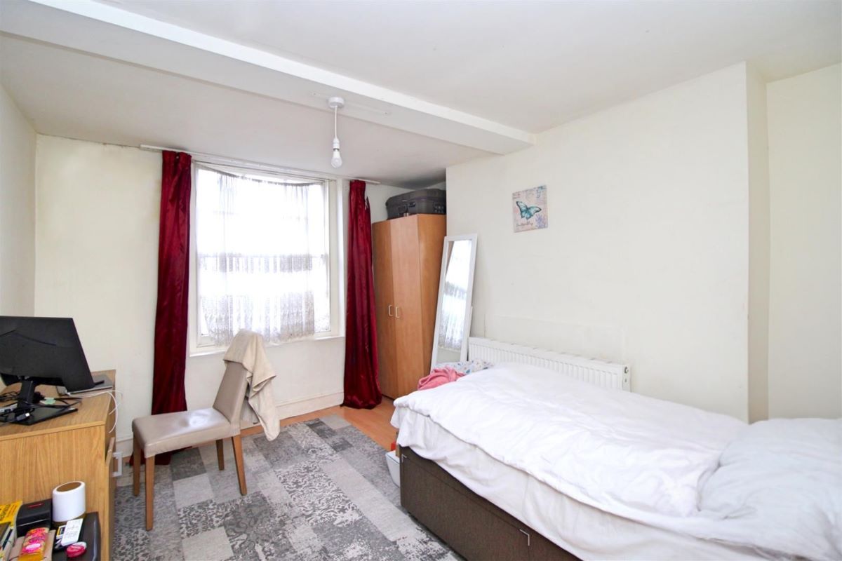 126 & 126a Hertford Road, London, N9 7HL