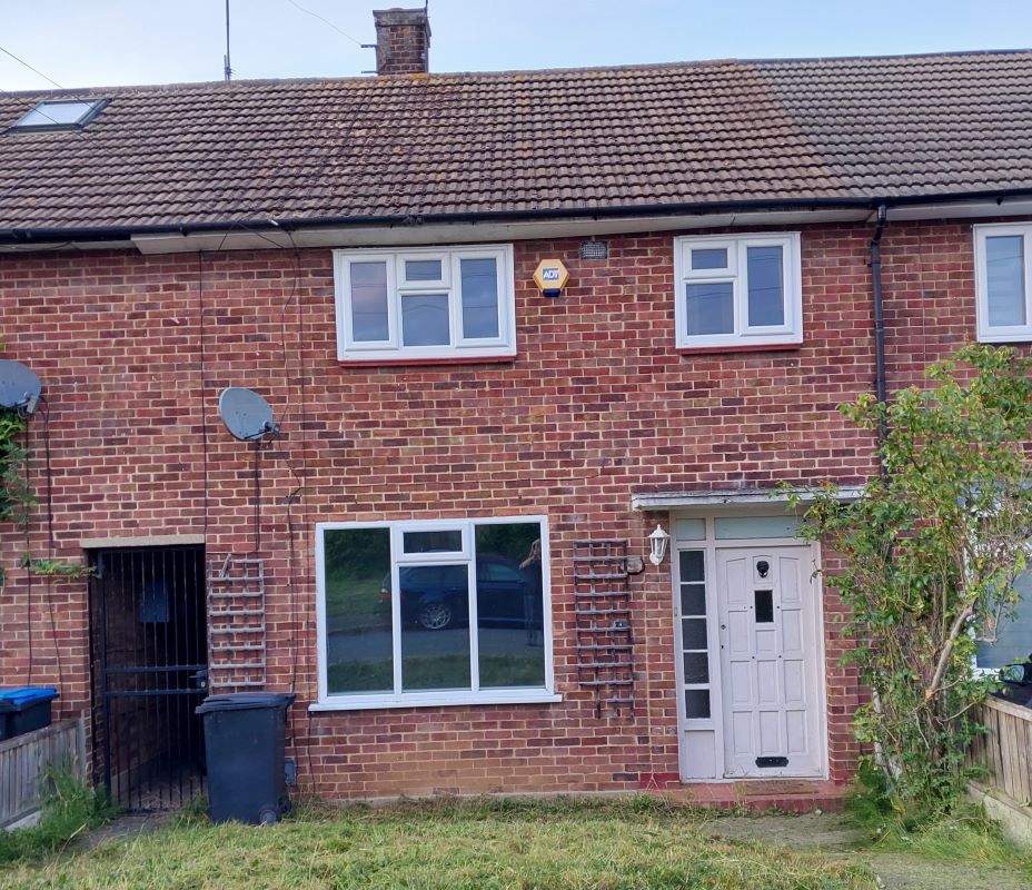 4 Rookwood Avenue, Loughton, Essex, IG10 2DG -  Strettons