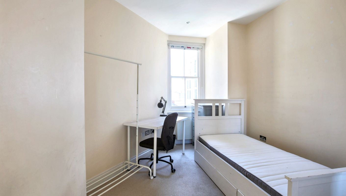 166 Clarence Gate Gardens, Glentworth Street, Marylebone, London, NW1 6AP