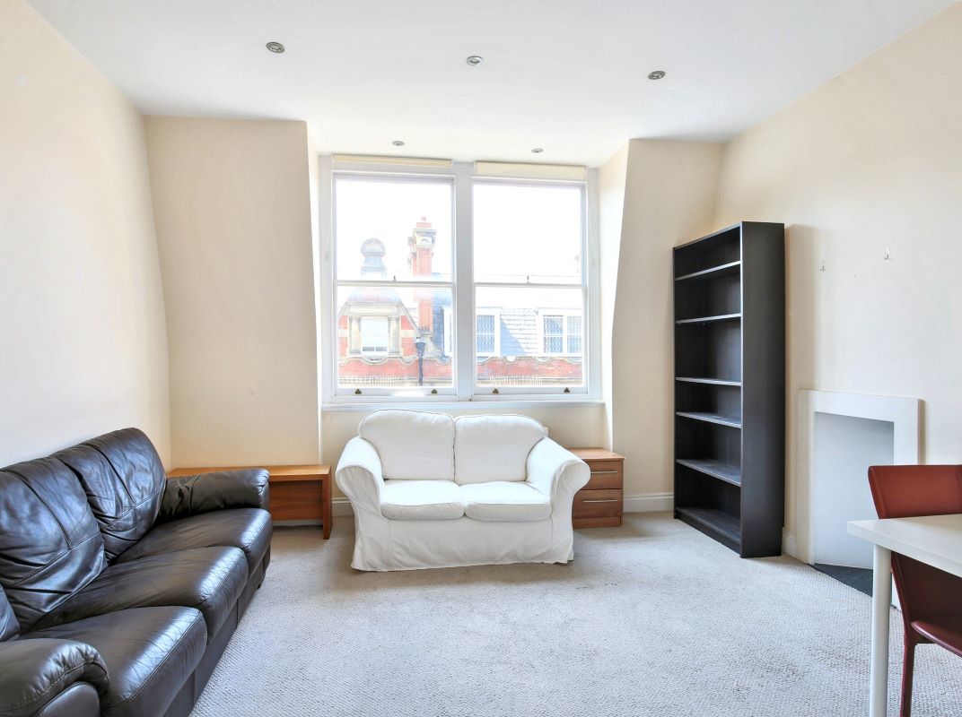 166 Clarence Gate Gardens, Glentworth Street, Marylebone, London, NW1 6AP