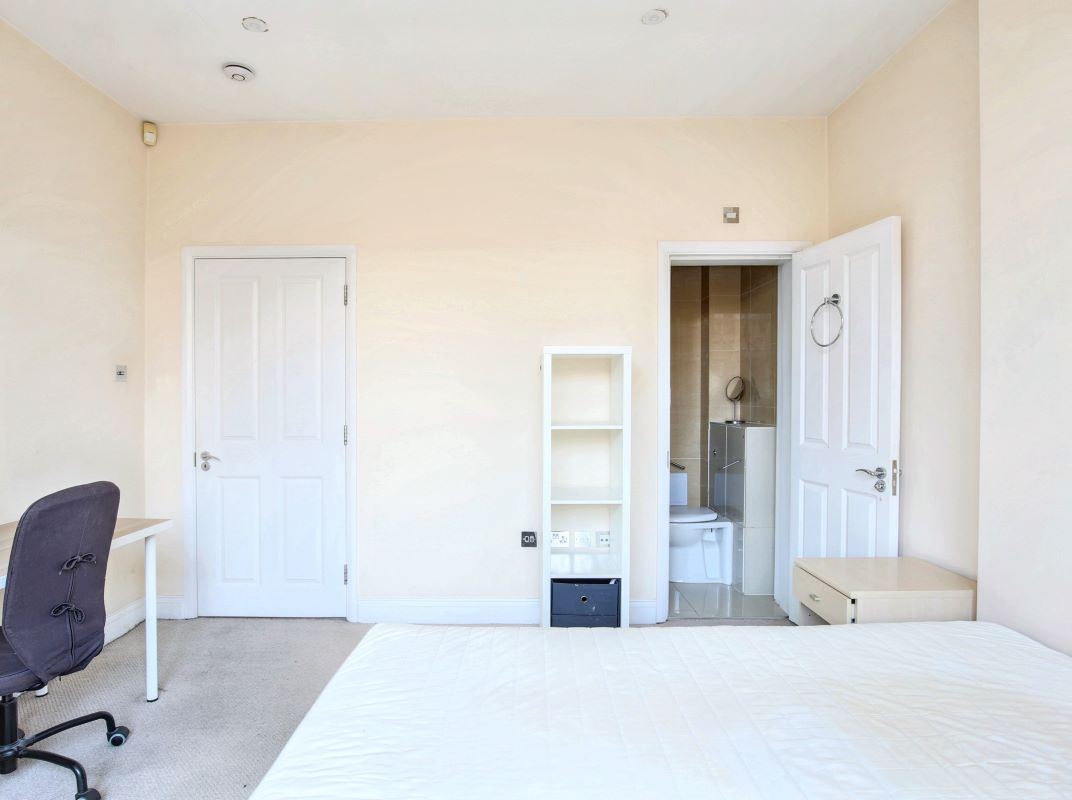 166 Clarence Gate Gardens, Glentworth Street, Marylebone, London, NW1 6AP