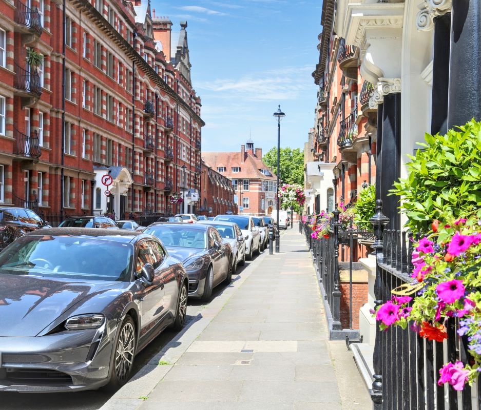 166 Clarence Gate Gardens, Glentworth Street, Marylebone, London, NW1 6AP