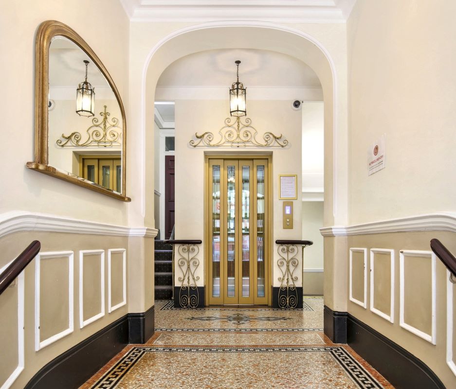 166 Clarence Gate Gardens, Glentworth Street, Marylebone, London, NW1 6AP