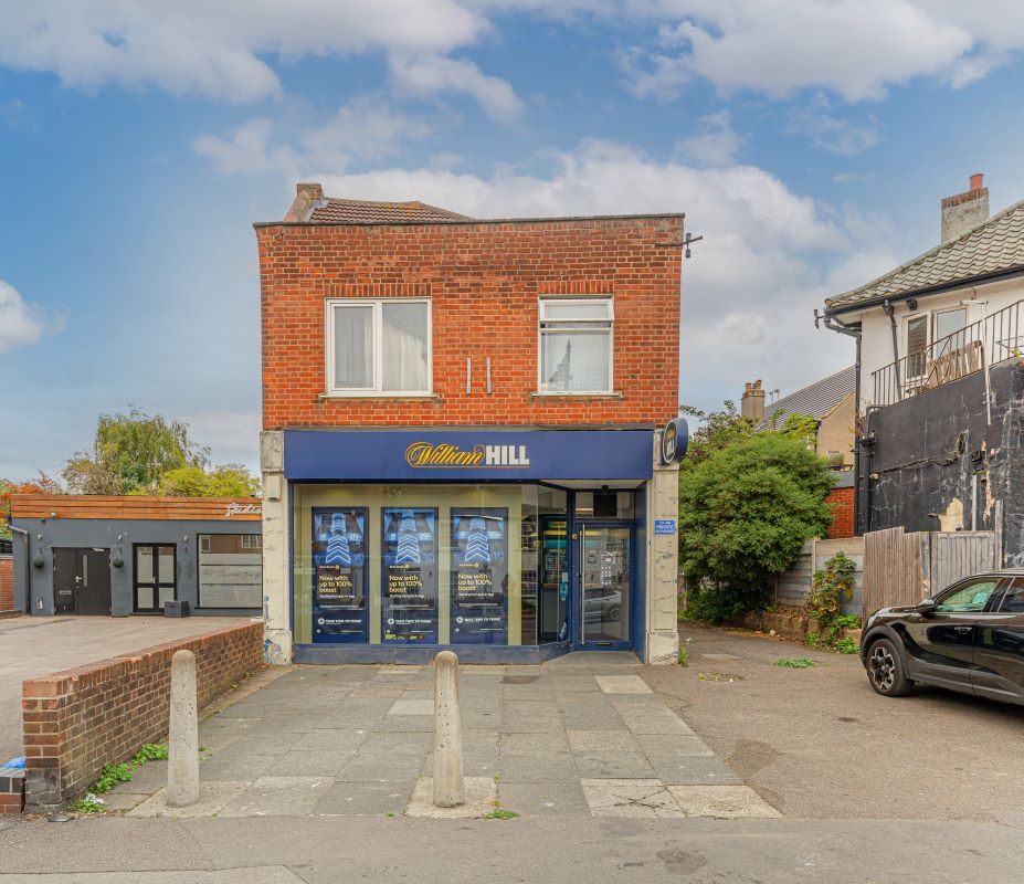 206a Chase Side, Enfield, Middlesex, EN2 0QX -  Strettons