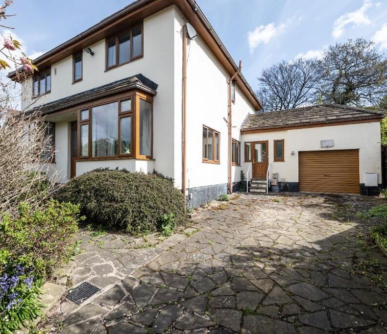 4 Barratts Road, Wakefield, West Yorkshire, WF1 3RT -  Strettons