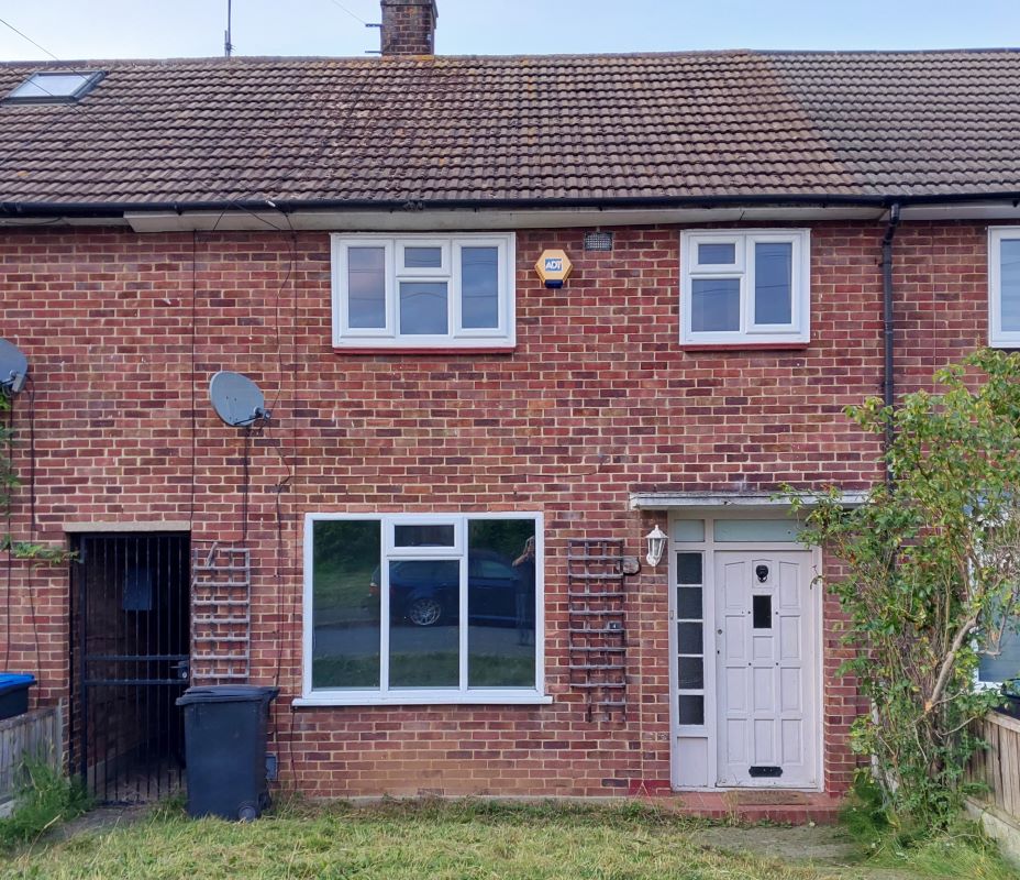 4 Rookwood Avenue, Loughton, Essex, IG10 2DG