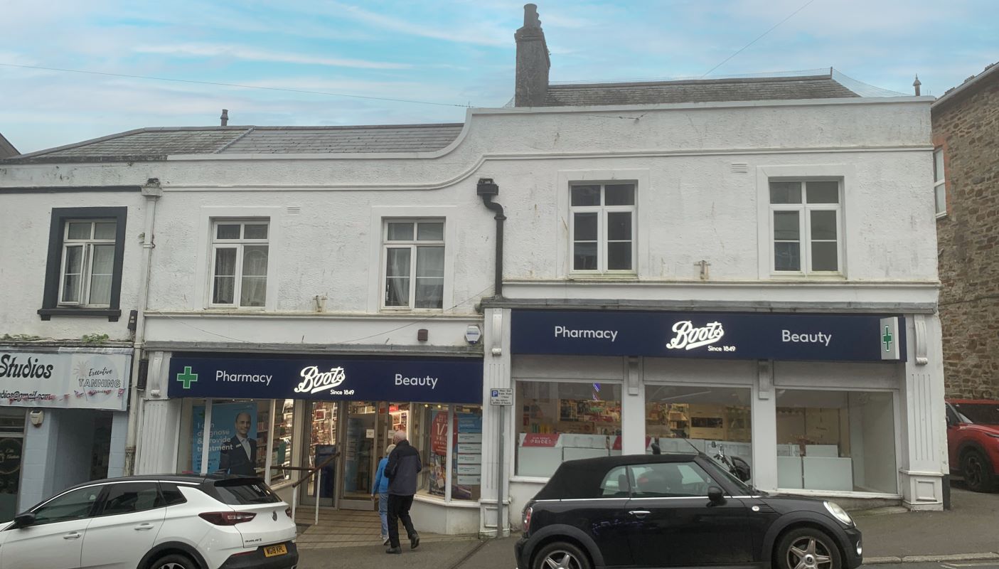 21-22 Bay Tree Hill, Liskeard, Cornwall, PL14 4BG -  Strettons