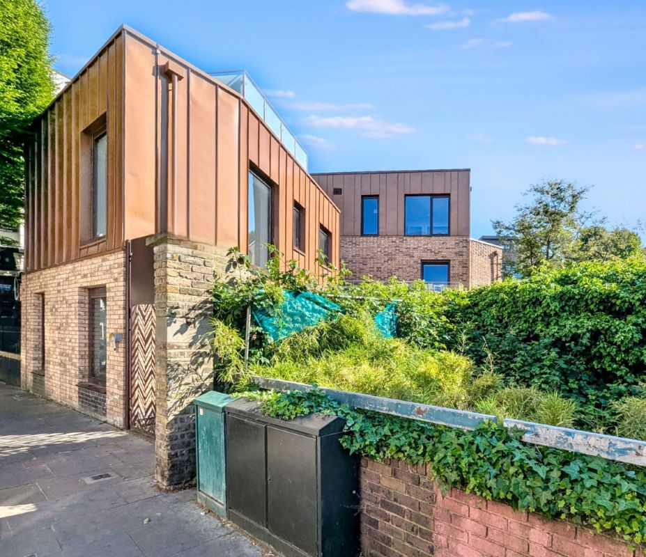 134 Battersea High Street, London, SW11 3JR -  Strettons