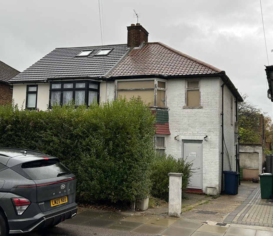 90 Cheviot Gardens, Cricklewood, London, NW2 1QA -  Strettons