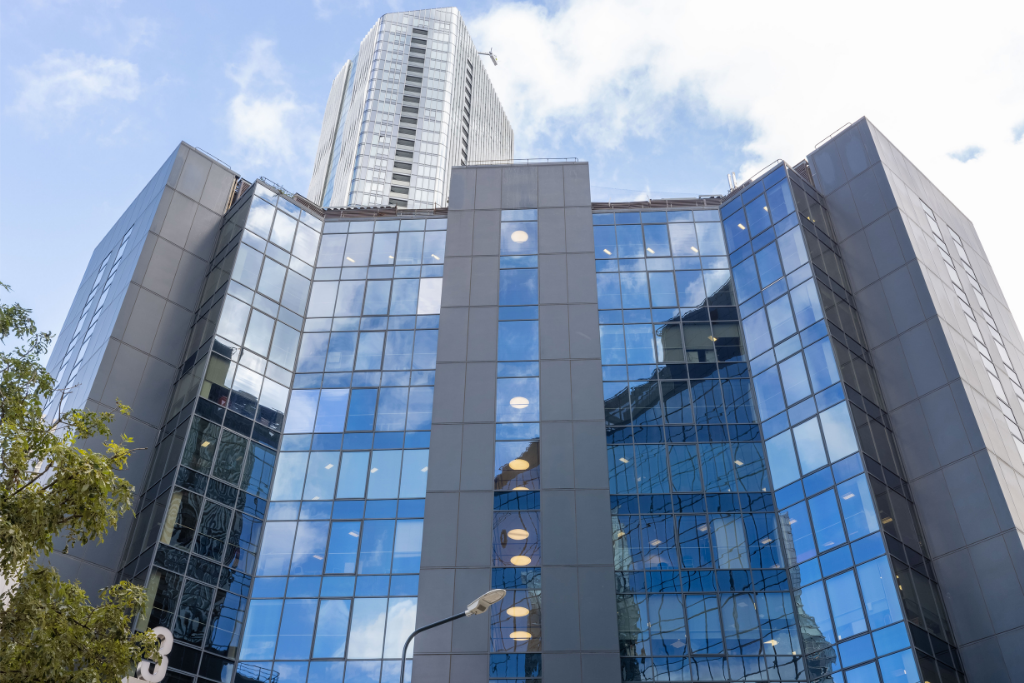 Asset management of 100,000 sq ft Docklands office building - Strettons