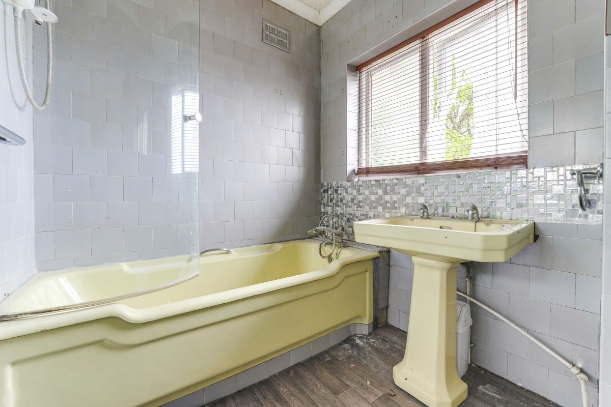 22 Mansfield Hill, London, E4 7JU