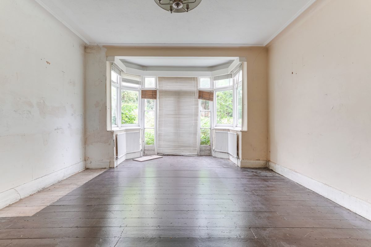 22 Mansfield Hill, London, E4 7JU