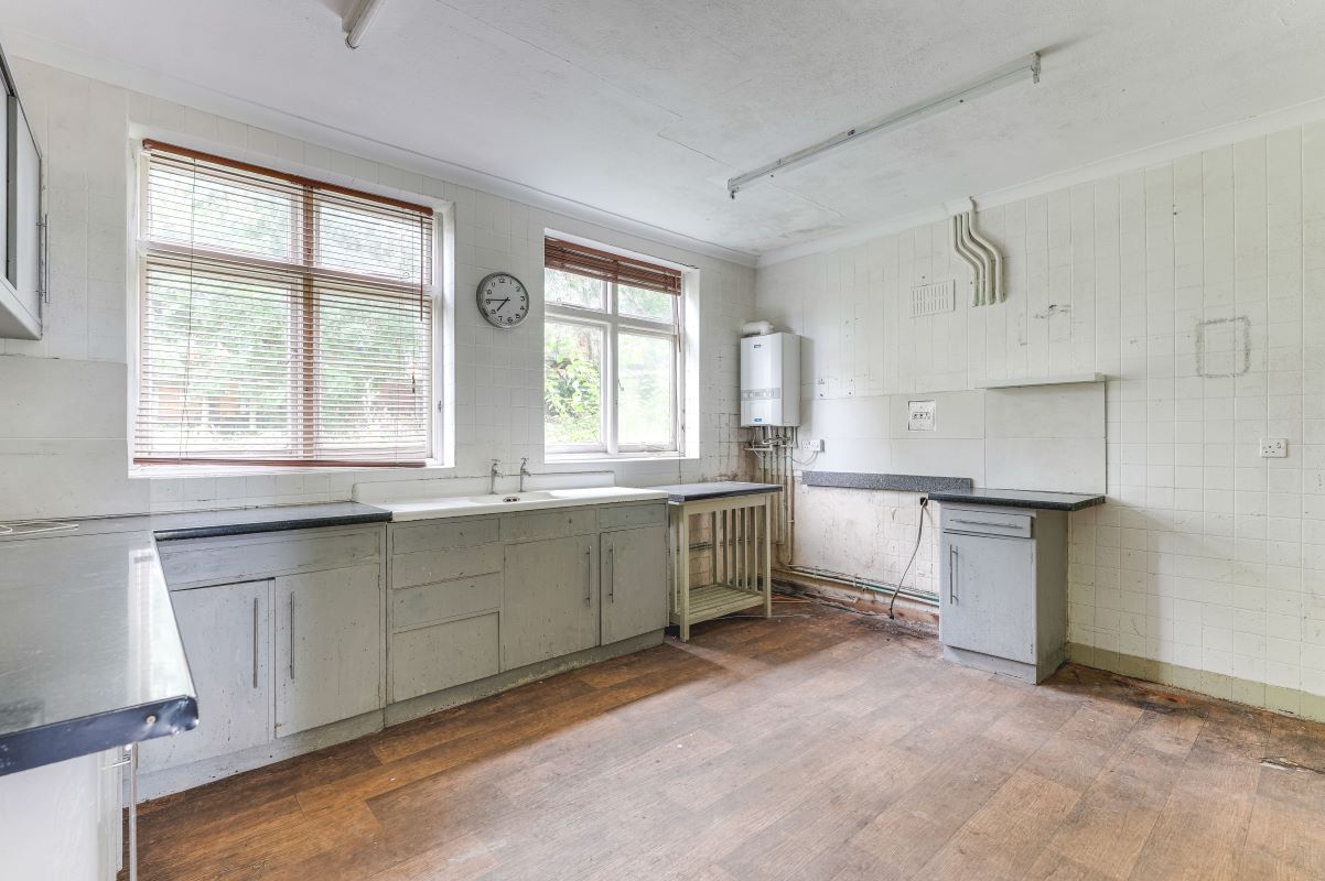 22 Mansfield Hill, London, E4 7JU
