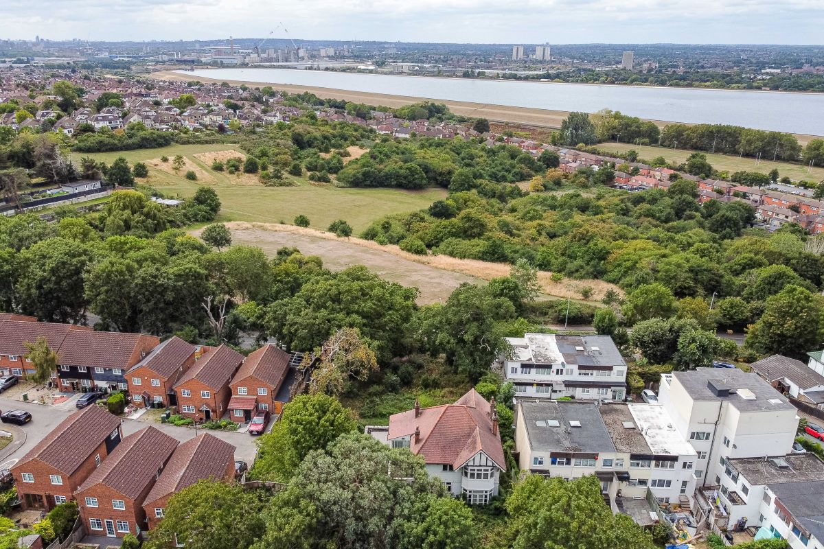 22 Mansfield Hill, London, E4 7JU