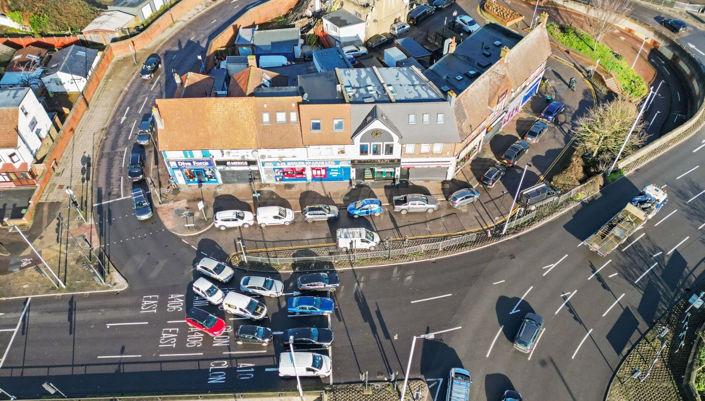 Paragraph Hotel, 6 Cheapside, North Circular Road, London, N13 5ED