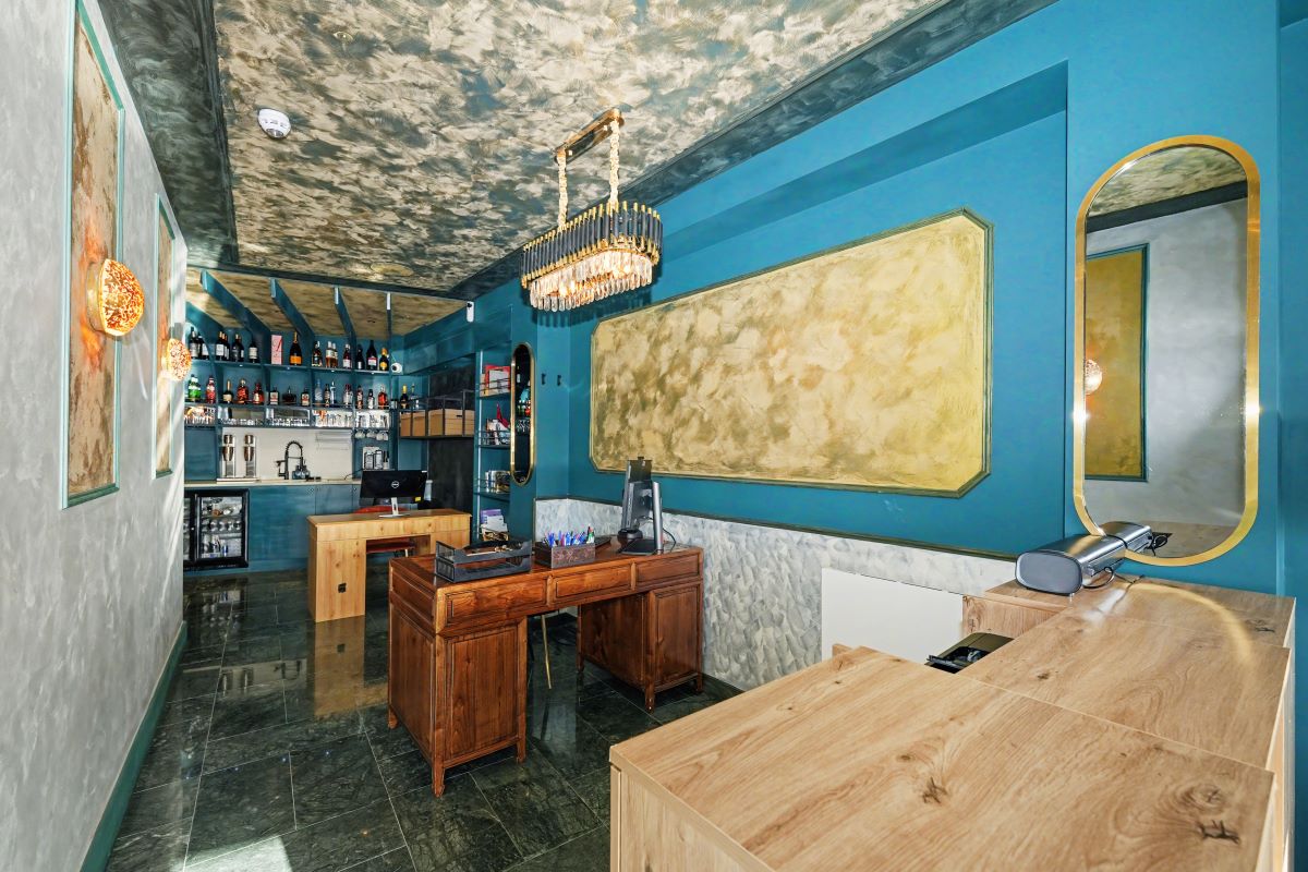 Paragraph Hotel, 6 Cheapside, North Circular Road, London, N13 5ED