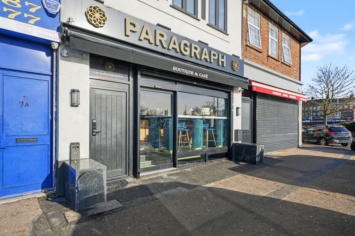 Paragraph Hotel, 6 Cheapside, North Circular Road, London, N13 5ED