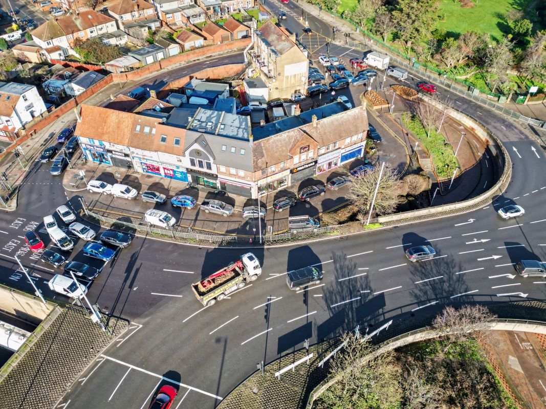 Paragraph Hotel, 6 Cheapside, North Circular Road, London, N13 5ED