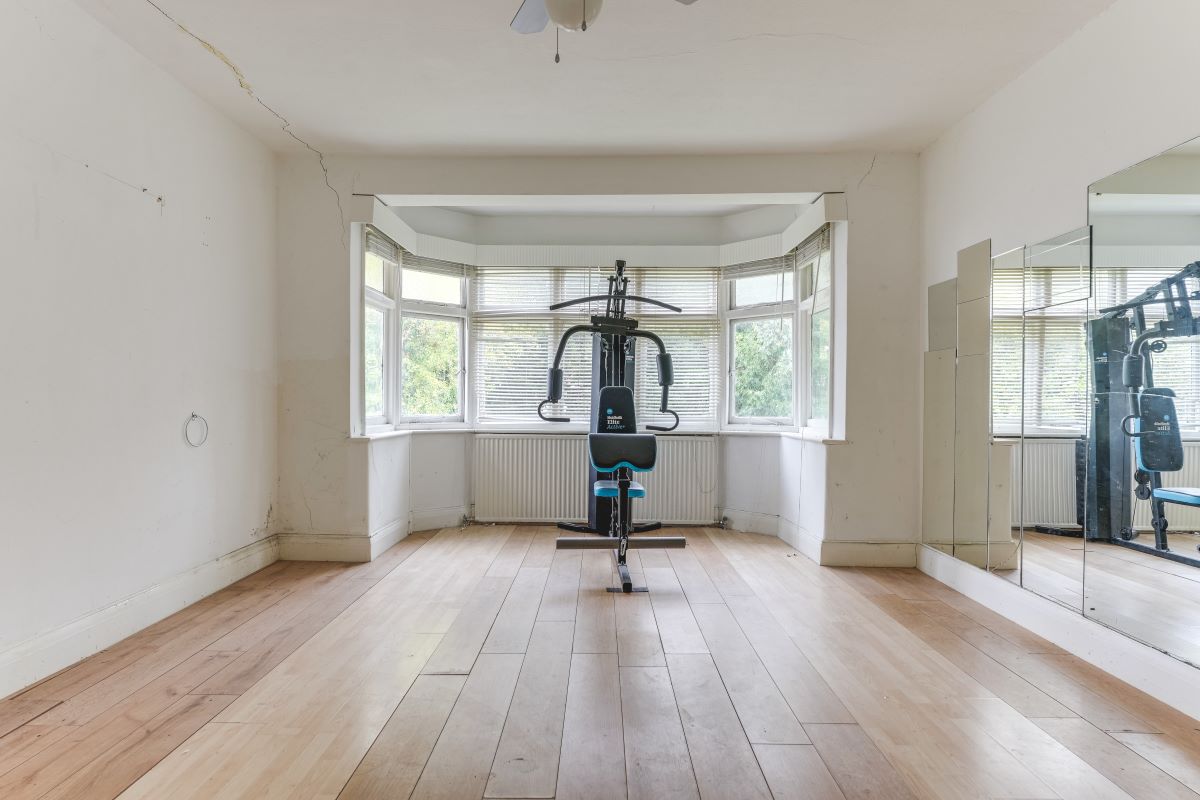 22 Mansfield Hill, London, E4 7JU