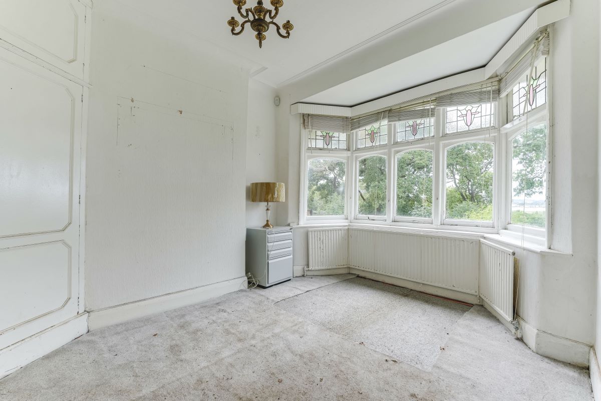 22 Mansfield Hill, London, E4 7JU