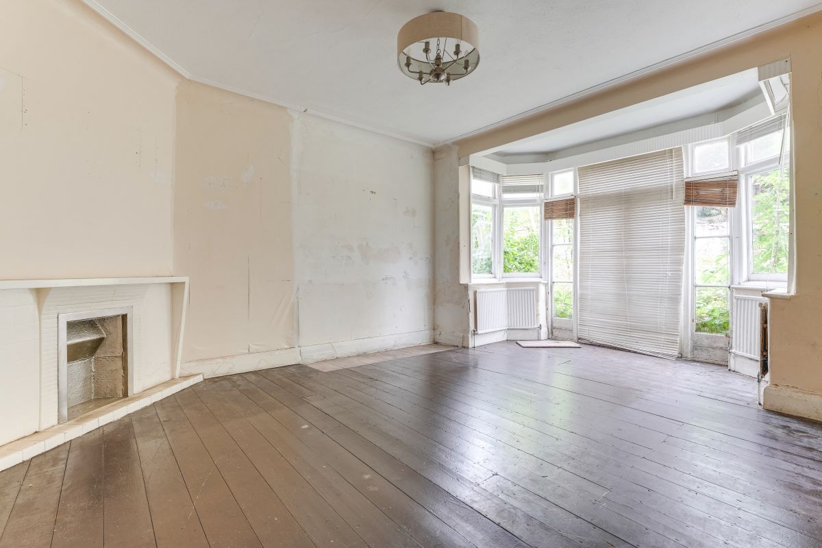 22 Mansfield Hill, London, E4 7JU