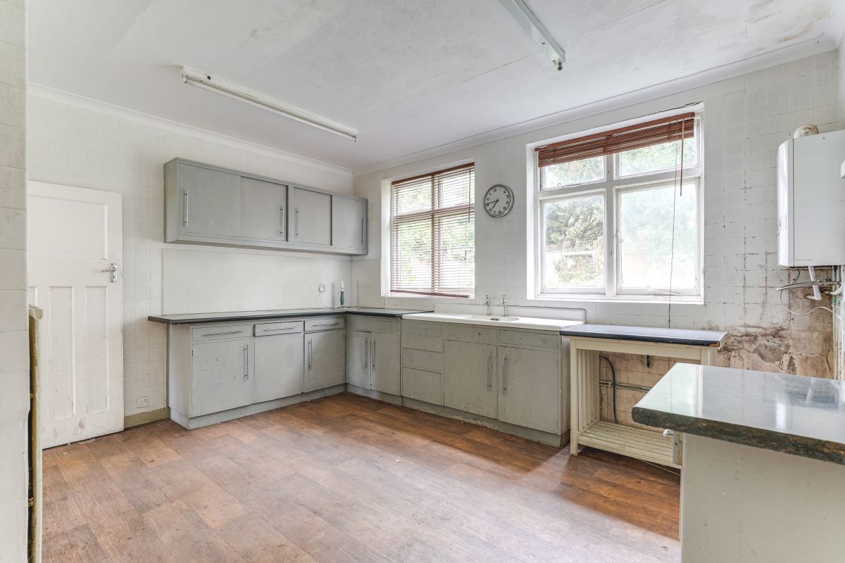 22 Mansfield Hill, London, E4 7JU