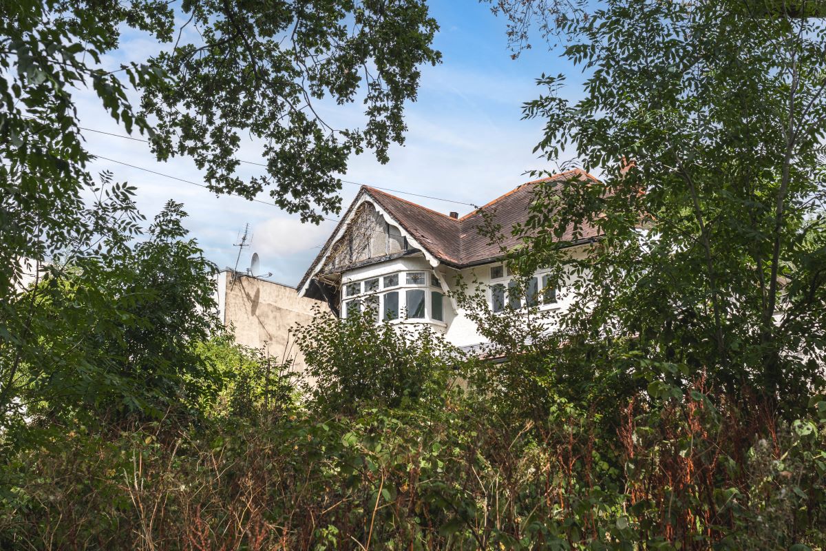 22 Mansfield Hill, London, E4 7JU
