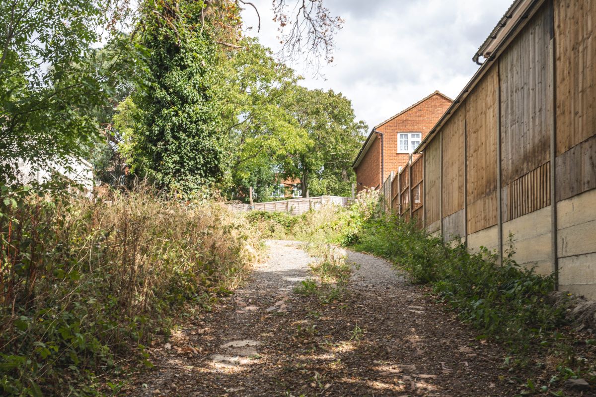 22 Mansfield Hill, London, E4 7JU