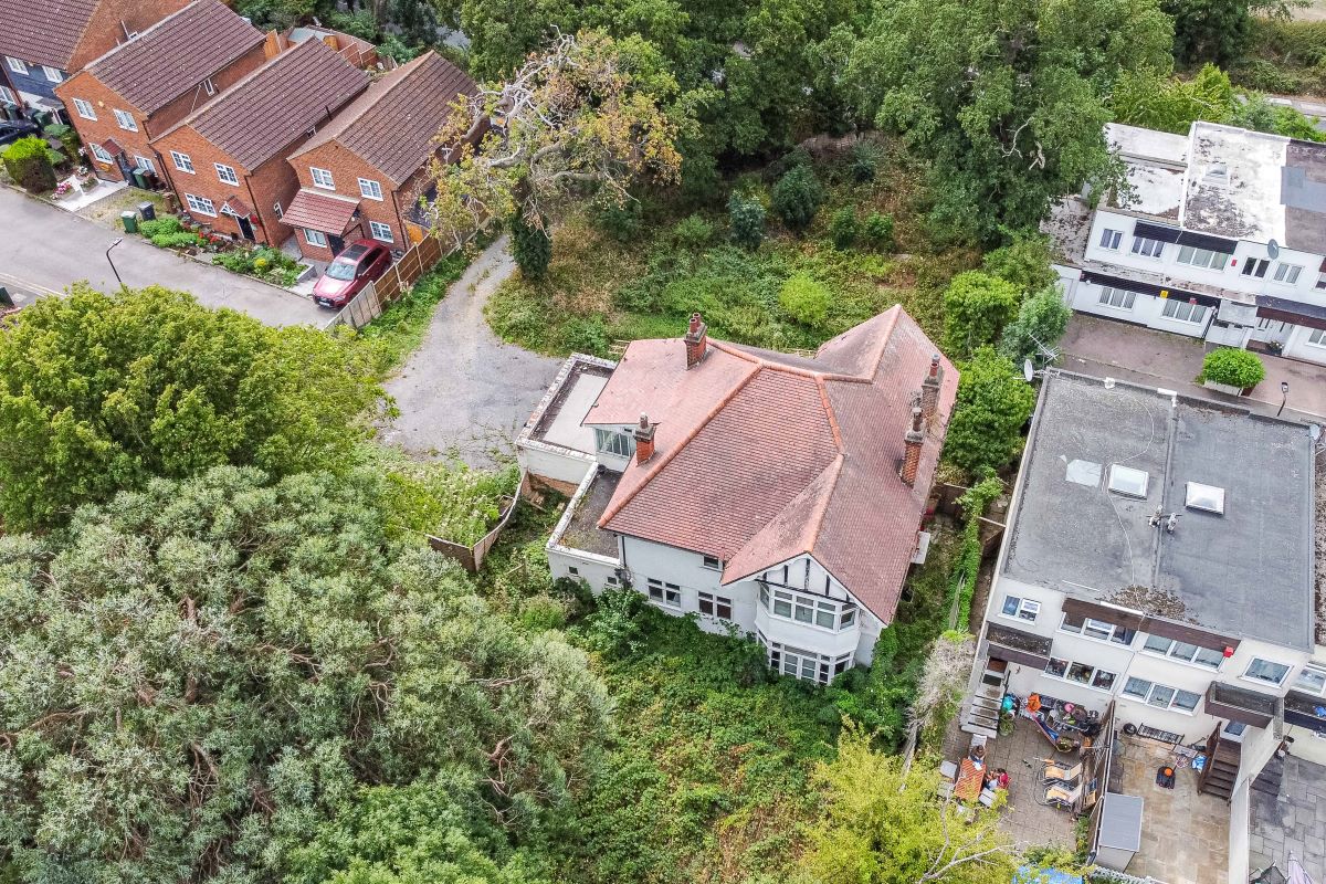 22 Mansfield Hill, London, E4 7JU